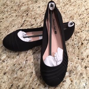 Black Ballet Flats size 7 New with Tag